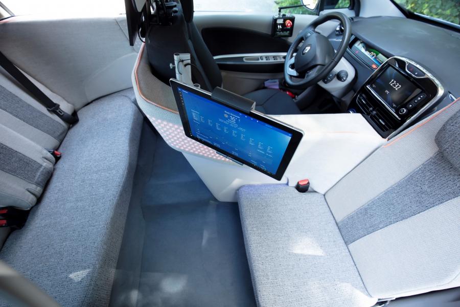 Интерьер Renault Zoe Robot Taxi Experimentation Vehicle 2018 года  (фото 19 из 28)